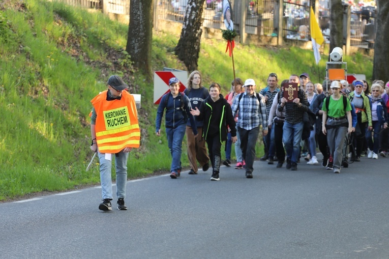 Powitanie grupy św. Matki Teresy na noclegu w Malcu