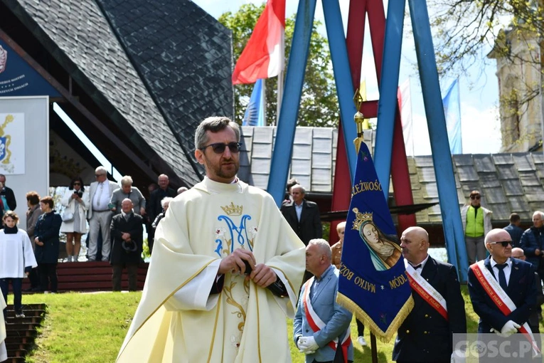 Rokitno. Jak co roku były salwy armatnie na cześć Królowej Polski