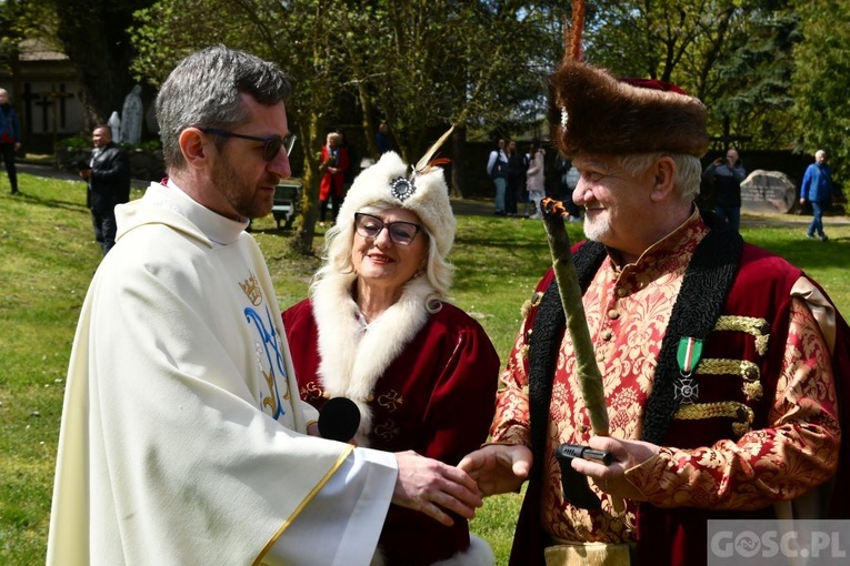 Rokitno. Jak co roku były salwy armatnie na cześć Królowej Polski