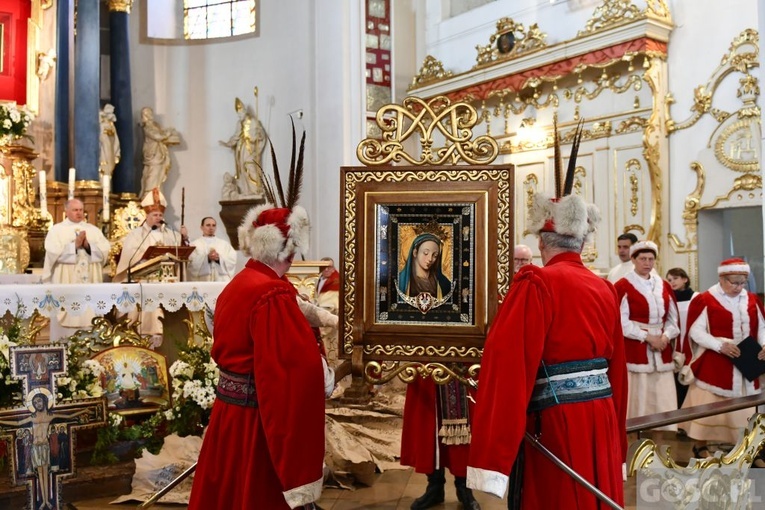 Rokitno. Jak co roku były salwy armatnie na cześć Królowej Polski