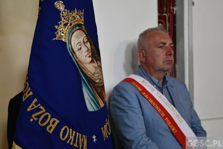 Rokitno. Jak co roku były salwy armatnie na cześć Królowej Polski