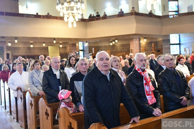 Nowa Sól. Tablica upamiętniającą zamordowanych w Katyniu kapelanów 
