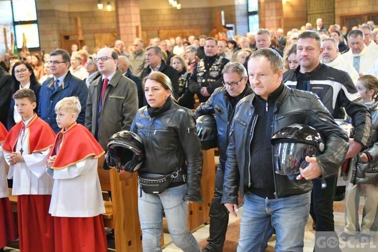 Nowa Sól. Tablica upamiętniającą zamordowanych w Katyniu kapelanów 