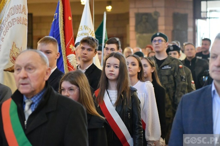 Nowa Sól. Tablica upamiętniającą zamordowanych w Katyniu kapelanów 