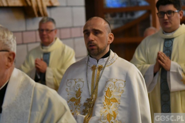 Nowa Sól. Tablica upamiętniającą zamordowanych w Katyniu kapelanów 