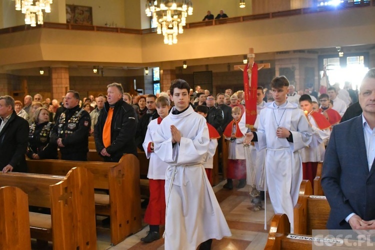 Nowa Sól. Tablica upamiętniającą zamordowanych w Katyniu kapelanów 