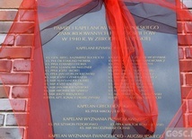 Nowa Sól. Tablica upamiętniającą zamordowanych w Katyniu kapelanów 