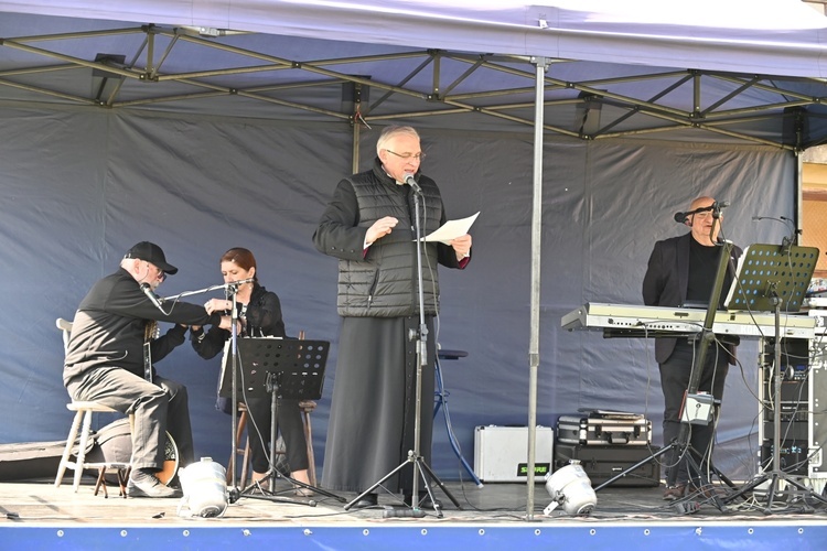 Świdnica. Festyn charytatywny u Królowej Polski