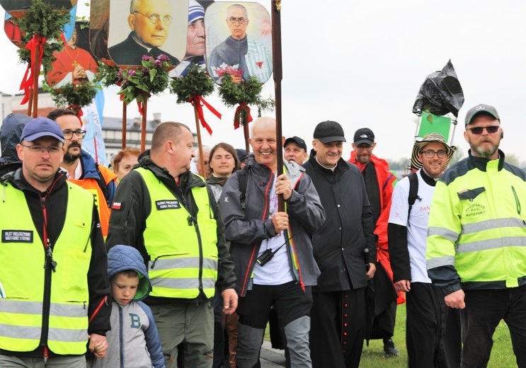 11. Piesza Pielgrzymka Diecezji Bielsko-Żywieckiej do Łagiewnik dotarła do celu - 2023