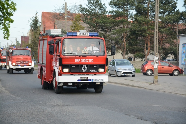 Gminny Dzień Strażaka w Magnuszowicach i Graczach