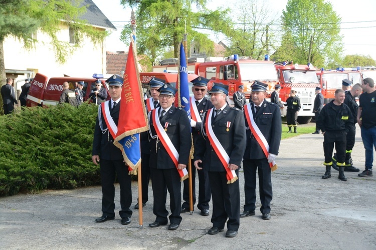 Gminny Dzień Strażaka w Magnuszowicach i Graczach