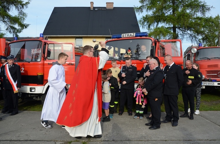 Gminny Dzień Strażaka w Magnuszowicach i Graczach