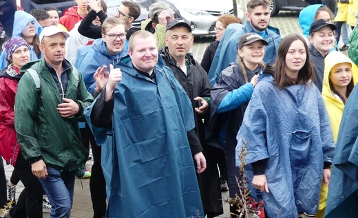 Pielgrzymi łagiewniccy dotarli do celu - w sanktuarium św. Jana Pawła II - 2023