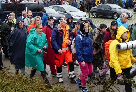 Pielgrzymi łagiewniccy dotarli do celu - w sanktuarium św. Jana Pawła II - 2023