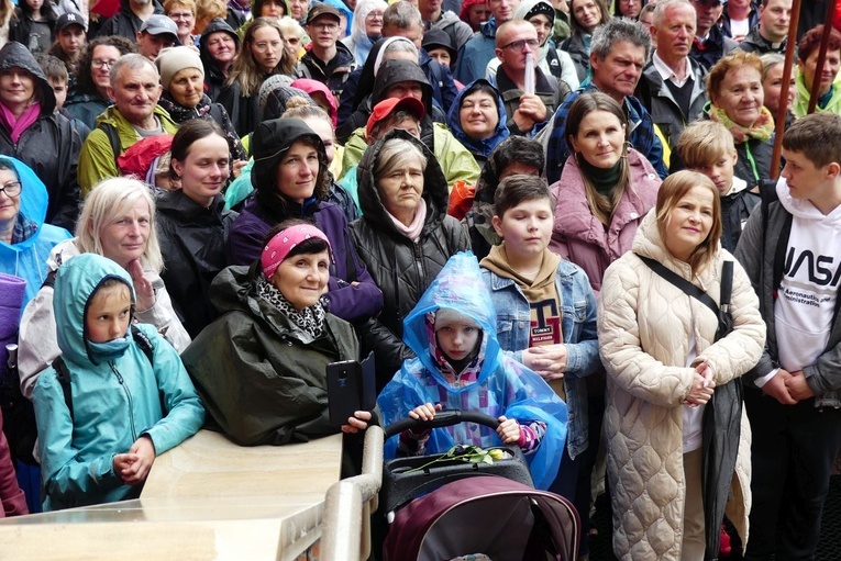 Pielgrzymi dotarli do celu - w drodze do kaplicy relikwii św. Faustyny - 2023