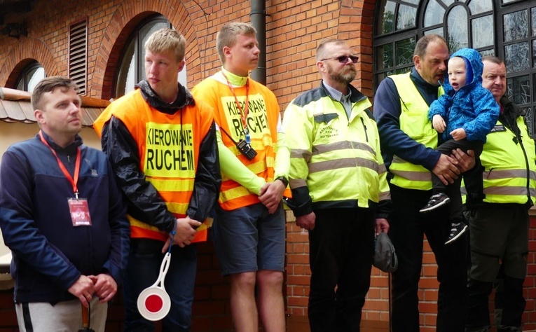 Pielgrzymi dotarli do celu - w drodze do kaplicy relikwii św. Faustyny - 2023