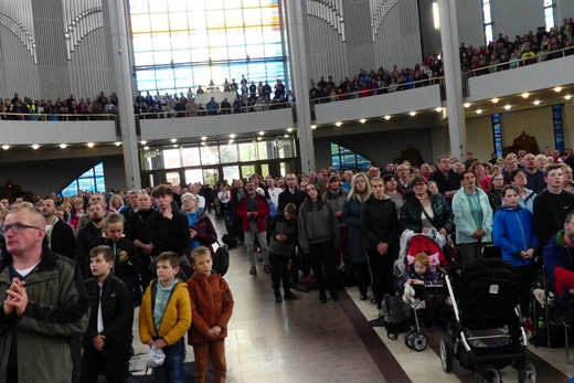 Msza św. na zakończenie pieszej pielgrzymki w sanktuarium Bożego Miłosierdzia - 2023