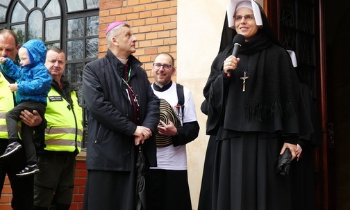 Powitanie przy kaplicy klasztornej w Łagiewnikach.