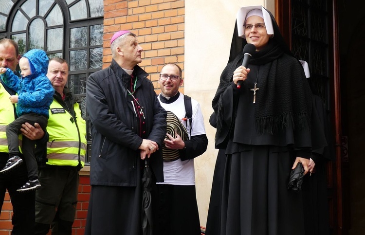 Powitanie przy kaplicy klasztornej w Łagiewnikach.