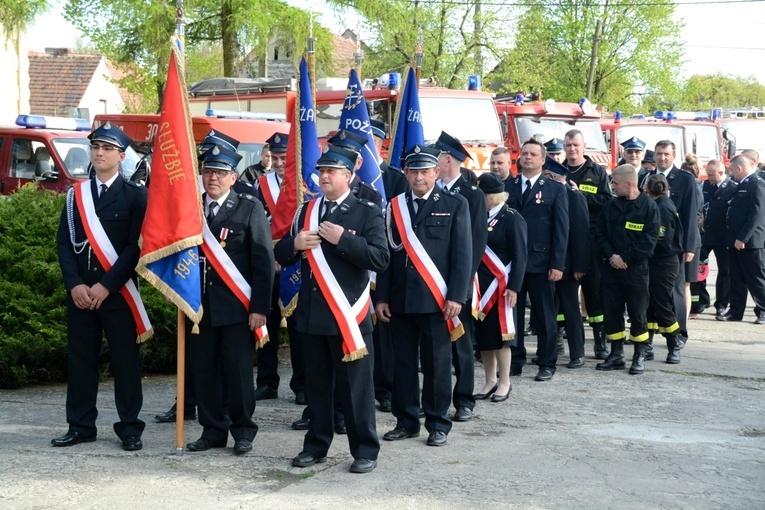 Gminny Dzień Strażaka w Magnuszowicach i Graczach