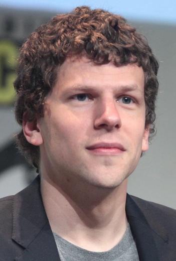 Jesse Eisenberg jest nie tylko aktorem, ale też reżyserem. 