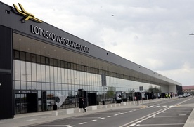 Do końca czerwca liczba obsługiwanych lotów ma wzrosnąć trzykrotnie. Przez wielu ekspertów radomskie lotnisko jest uważane za najnowocześniejsze w Polsce.