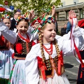 Litwa: W centrum Wilna wielotysięczna Parada Polskości