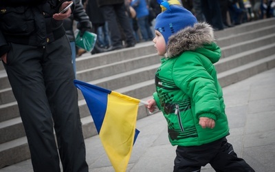 Sąd w Berlinie zezwala na wywieszanie 8 i 9 maja flag Ukrainy; flagi Rosji nadal zakazane