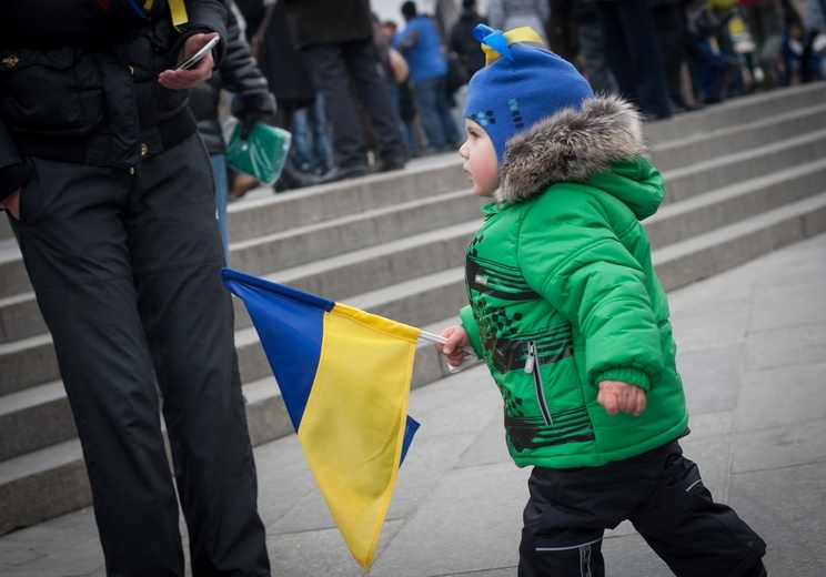 Sąd w Berlinie zezwala na wywieszanie 8 i 9 maja flag Ukrainy; flagi Rosji nadal zakazane