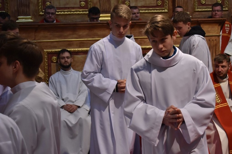 Ministranci z całej diecezji przyjechali dziś na pielgrzymkę do Paradyża