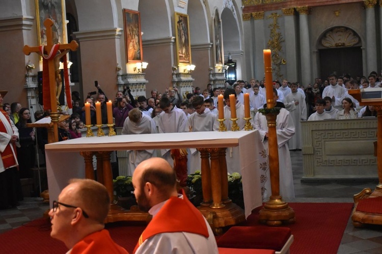 Ministranci z całej diecezji przyjechali dziś na pielgrzymkę do Paradyża