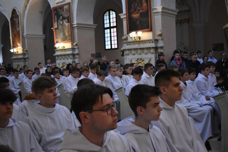 Ministranci z całej diecezji przyjechali dziś na pielgrzymkę do Paradyża