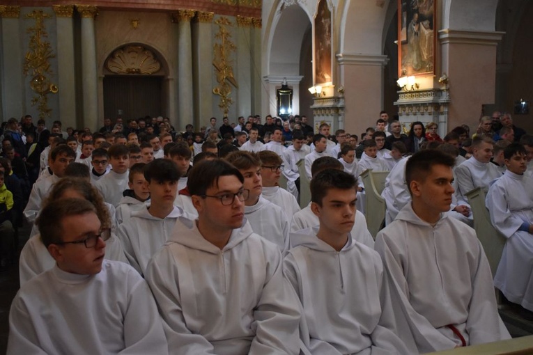 Ministranci z całej diecezji przyjechali dziś na pielgrzymkę do Paradyża