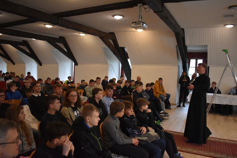 Ministranci z całej diecezji przyjechali dziś na pielgrzymkę do Paradyża