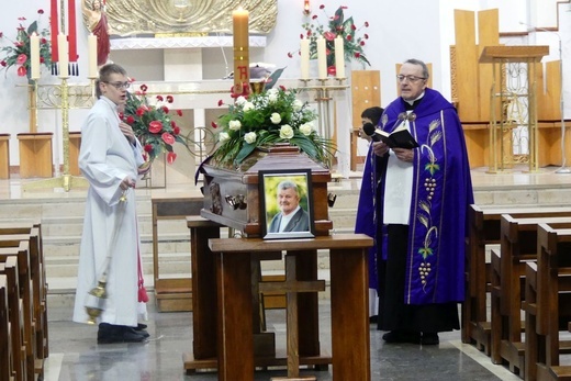 Pogrzeb śp. ks. Władysława Penkali SMA u św. Stanisława w Andrychowie