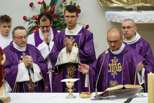 Pogrzeb śp. ks. Władysława Penkali SMA u św. Stanisława w Andrychowie