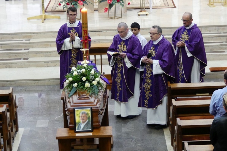 Pogrzeb śp. ks. Władysława Penkali SMA u św. Stanisława w Andrychowie