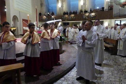 Potrójny jubileusz w parafii Jezusa Chrystusa Odkupiciela Człowieka na os. Karpackim w Bielsku-Białej