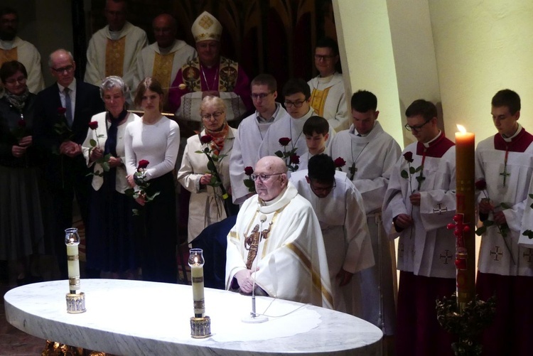 Potrójny jubileusz w parafii Jezusa Chrystusa Odkupiciela Człowieka na os. Karpackim w Bielsku-Białej