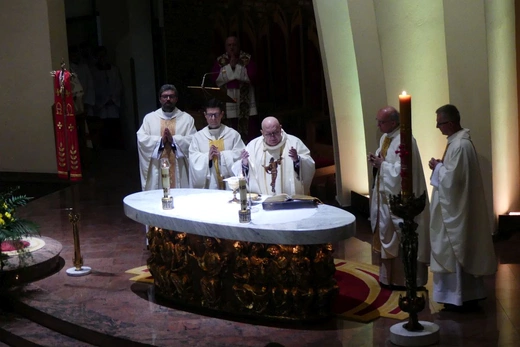 Potrójny jubileusz w parafii Jezusa Chrystusa Odkupiciela Człowieka na os. Karpackim w Bielsku-Białej