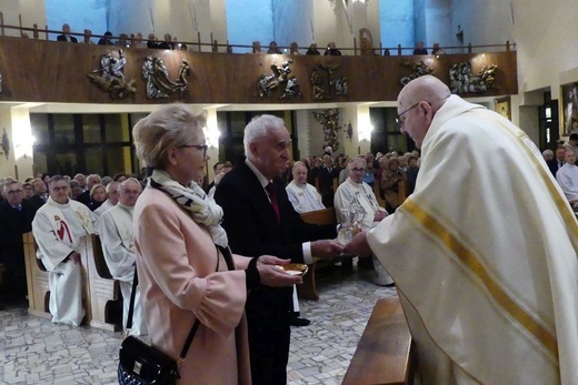 Potrójny jubileusz w parafii Jezusa Chrystusa Odkupiciela Człowieka na os. Karpackim w Bielsku-Białej