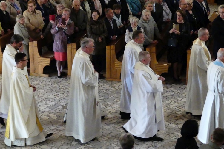 Potrójny jubileusz w parafii Jezusa Chrystusa Odkupiciela Człowieka na os. Karpackim w Bielsku-Białej