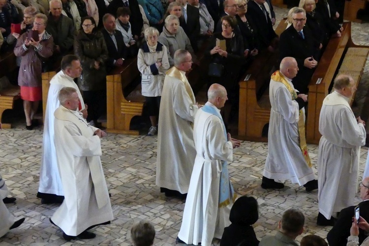 Potrójny jubileusz w parafii Jezusa Chrystusa Odkupiciela Człowieka na os. Karpackim w Bielsku-Białej