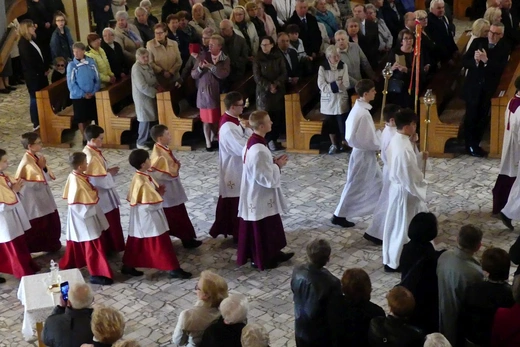 Potrójny jubileusz w parafii Jezusa Chrystusa Odkupiciela Człowieka na os. Karpackim w Bielsku-Białej