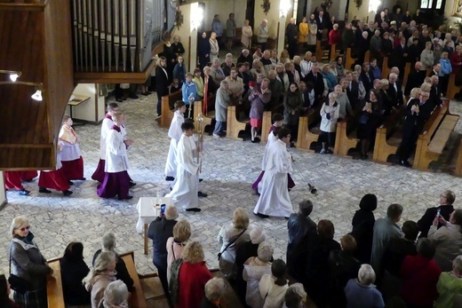 Potrójny jubileusz w parafii Jezusa Chrystusa Odkupiciela Człowieka na os. Karpackim w Bielsku-Białej