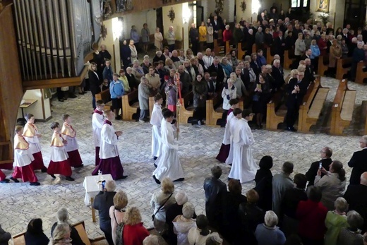 Potrójny jubileusz w parafii Jezusa Chrystusa Odkupiciela Człowieka na os. Karpackim w Bielsku-Białej