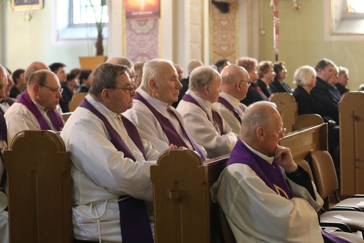 Ostatnie pożegnanie śp. ks. Mariana Kubeckiego w Dębowcu