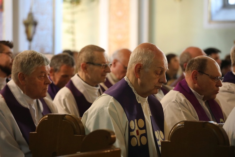 Ostatnie pożegnanie śp. ks. Mariana Kubeckiego w Dębowcu