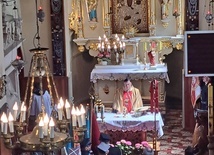 Strażacy uczestniczyli w uroczystej Eucharystii. 