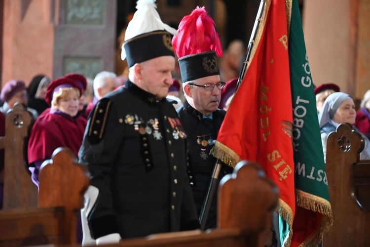 Świdnica. Odpust diecezjalny z 15. rocznicą sakry i instalacją nowych kanoników